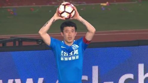 妮可·基德曼携爱女们亮相时装周2025-10-09 大本×马达四年三搭！