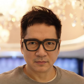 图为：《小丑》杰昆·菲尼克斯。