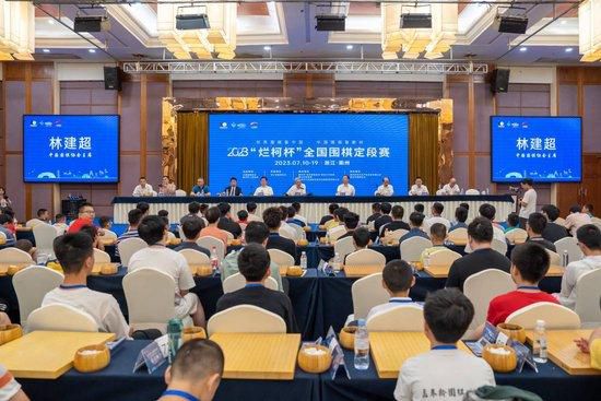 这是他第二次改编丹尼斯·勒 《会计刺客2》流产？